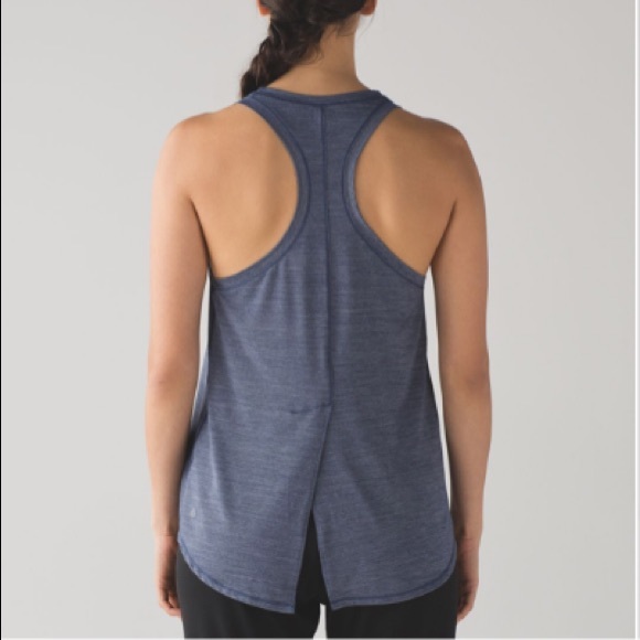 lululemon athletica Tops - Lululemon Hot Like Agni Singlet Heather Blue Sz 6